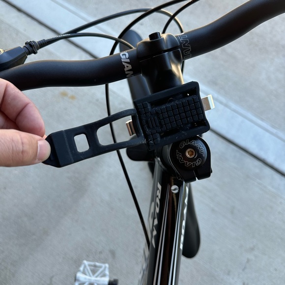 Bike cellphone holder - Picture 2 of 4